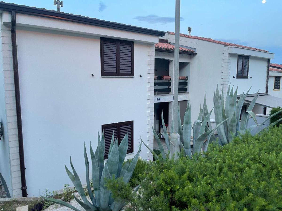 Residence4A-Appartamento Rosso Ravni Buitenkant foto